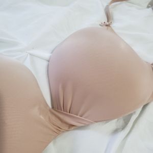 Victoria secret 34D bra